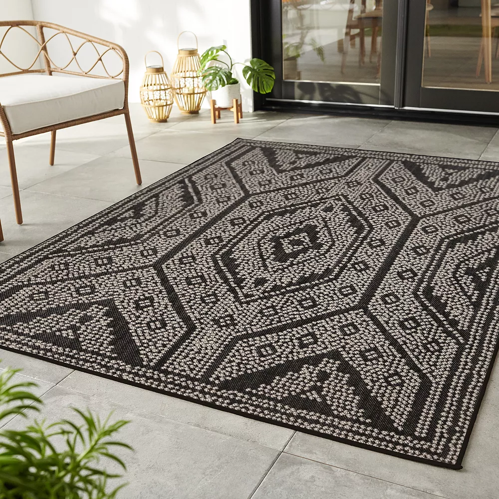 Sonoma Goods For Life® Diamond Pattern Indoor Outdoor Rug 4 Sonoma Goods For Life® Diamond Pattern Indoor Outdoor Rug - Image 2